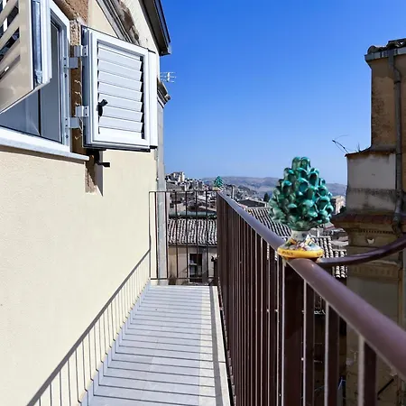Al Centro Storico 3* Caltagirone